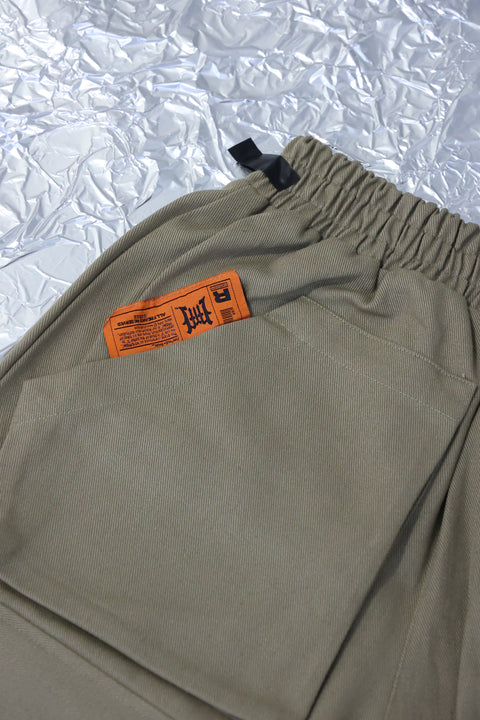 FREAKIE HI-STREET CARGO SHORTS